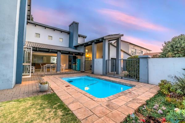 Exclusive mandate! 

This inviting 3-bedroom family home, complete with a study and a sparkling pool, is nestled in a tranquil street ...