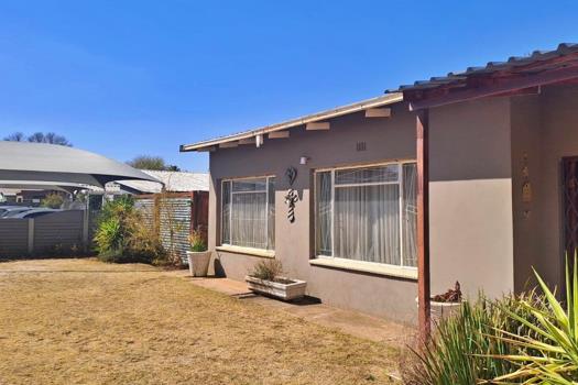 3 Bedroom House for sale in Sonland Park