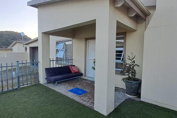 Townhouse to rent in Island View, Mossel Bay.

3 Bedrooms
2 Bathrooms
Open plan kitchen and lounge
Double garage
Braai area
Prepaid ...