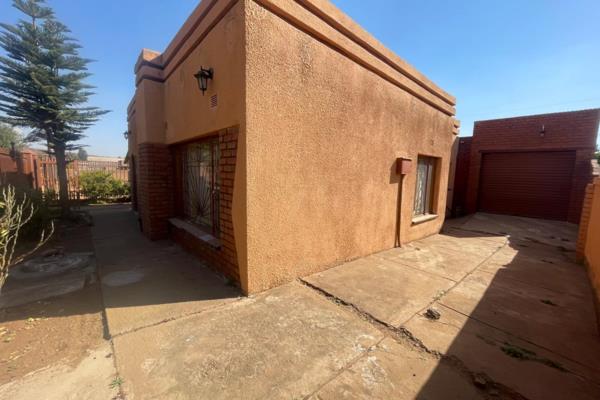 As Neptuneta properties we present to you a lovely 4 room house in mabopane unit C. This property has two outside bedrooms and a garage ...