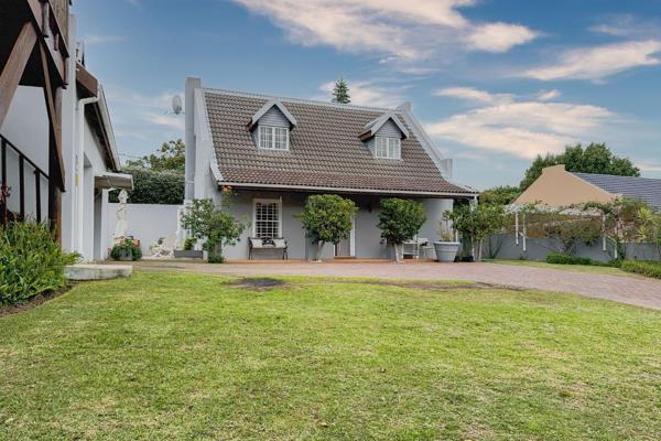 Sole Mandate
Charming Cape Dutch style home offering three bedrooms over two floors ...