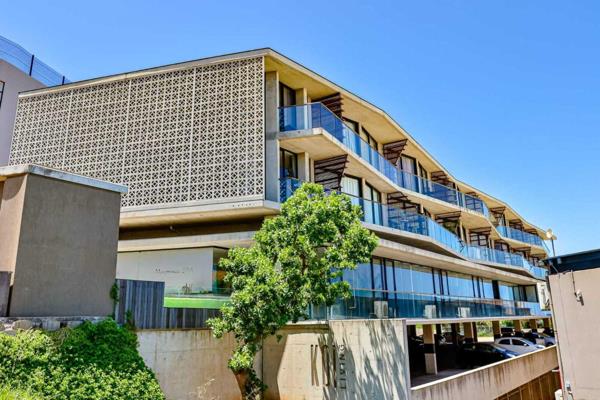 Situated in a modern block in the heart of Ballito this luxurious one bedroom apartment is worth viewing. Open plan living with wooden ...