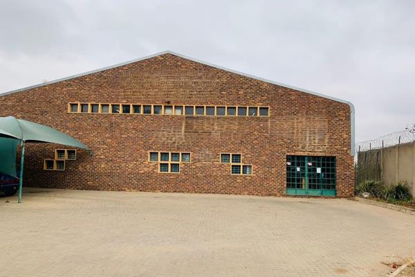 The property offers huge space, it is located in a very busy area with various operating business, manufacturing warehouse, offices and ...