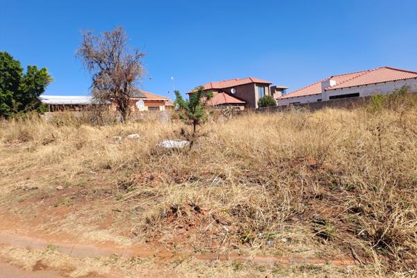 556 Sqm stand in The Orchards Ext 36.

2 X Walls around.

Near all amenities.

Call to view!!