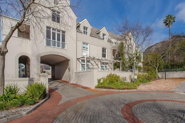 - Exclusive Mandate -
This 3 bedroom apartment is situated at the very popular Zomerlust Estate and is within walking distance to ...