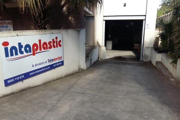 Dalmax Properties are pleased to offer this warehouse at an unbelievable price.
1000sqm ...