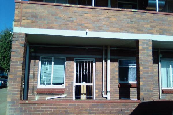 Situated in a secure complex in wilkoppies klerksdorp a two bedroom flat with cupboards and laminated floors 
Bath room shower basin ...