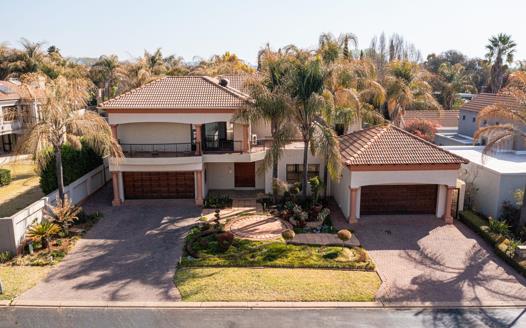 4 Bedroom House for sale in Silver Lakes Golf Estate