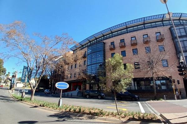 This 243 sqm office on the 2nd floor of 10 Melrose Boulevard offers a prime opportunity ...