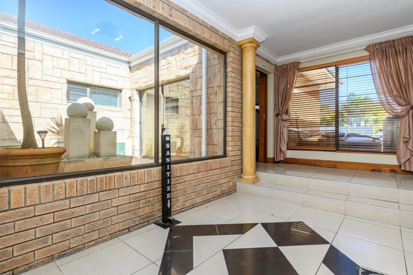 Listing number: P24-114815103, Image number: 3