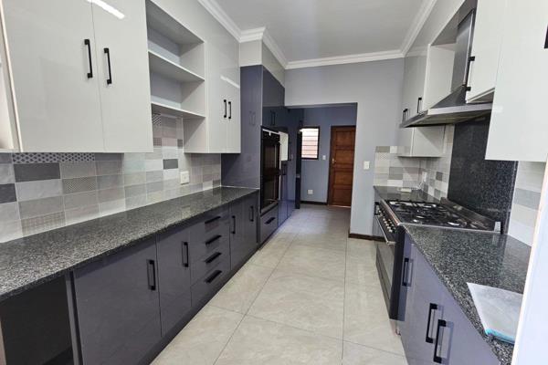 This 4 bedroom double storey cluster is modern and immaculate.

Situated in a complex ...