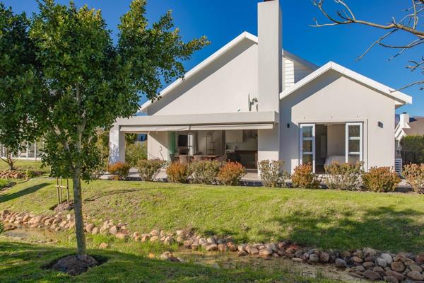 Exclusive sole mandate. 

This stunning home located in The Vines, Val de Vie Estate, offers the perfect blend of tranquility and ...