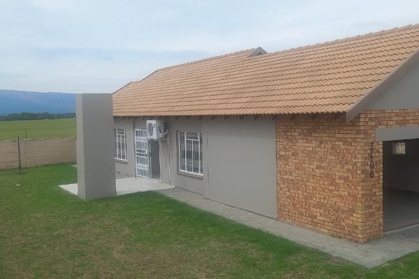 Address: Waterkloof Hill Estate, 

Rent: 13 500

Deposit: 13 500

Available From: ...