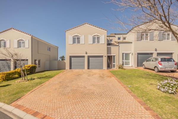 Located in the highly desirable Avalon Estate, this home offers a secure and serene lifestyle with easy access to top schools, shopping ...