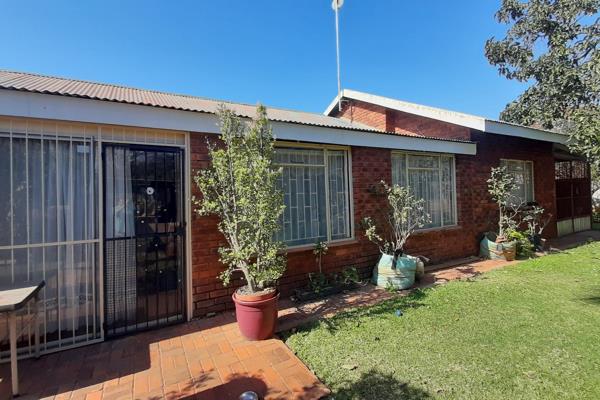 Great Investment Opportunity for sale in Mookgopong/Naboomspruit.
This property is perfect for Investors looking for rental Properties ...