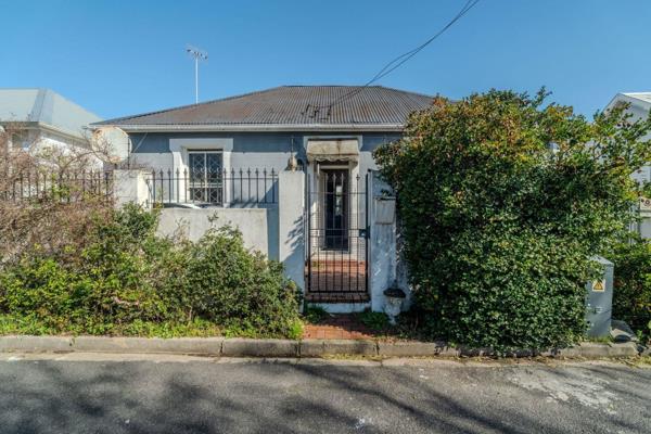 This property has been sold, awaiting transfer. 

*Exclusive Mandate*

Nestled in the heart of Claremont Village, this quaint character ...