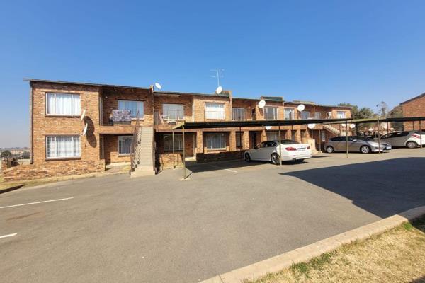 2-Bedroom First Floor Apartment For Sale in Grobler Park
Discover affordable and comfortable living in this first-floor face brick ...