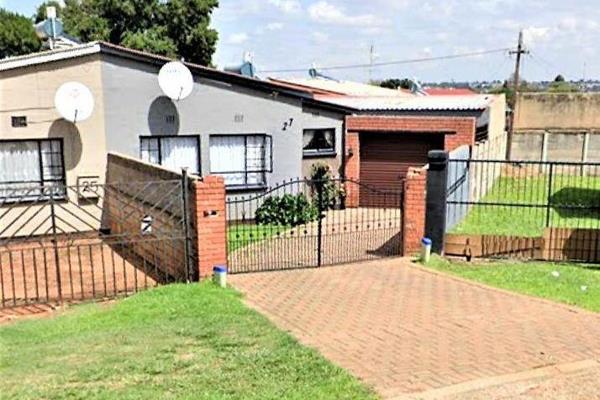 &#39;&#39;Welcome to this beautiful 3 bedroom,1 bathroom, perfectly situated in Eldorado Park.With its bright and airy ...