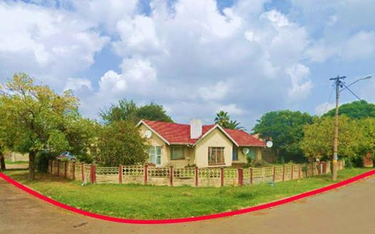 4 Bedroom House for sale in Rhodesfield