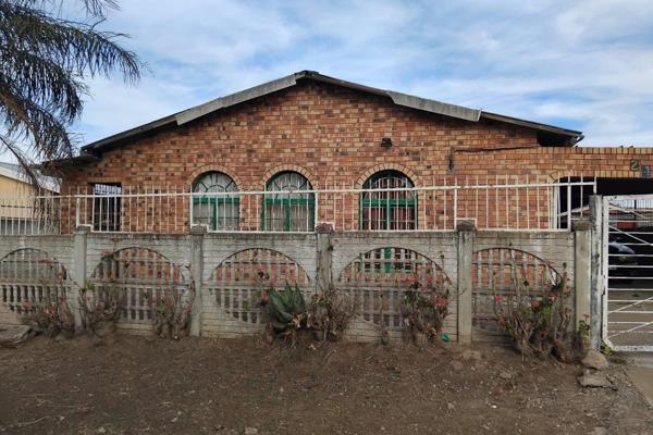 lovely 3 bedroom house with main en-suite, lounge, kitchen and a big carport. call me to make an appointment to view.