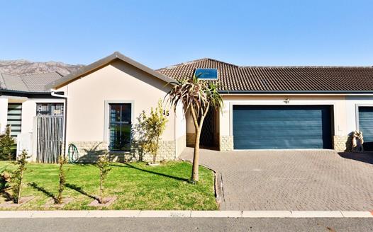 3 Bedroom House for sale in Fairview Golf Estate