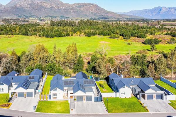 Located in the beautiful Wilde Paarde Estate, this stunning home offers a tranquil and luxurious lifestyle. With 4 bedrooms and 3 ...