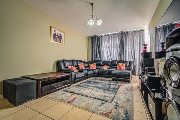 This lovely unit in Doonside-Kingsborough offers a wonderful open plan dining area and spacious lounge that leads to a big window where ...