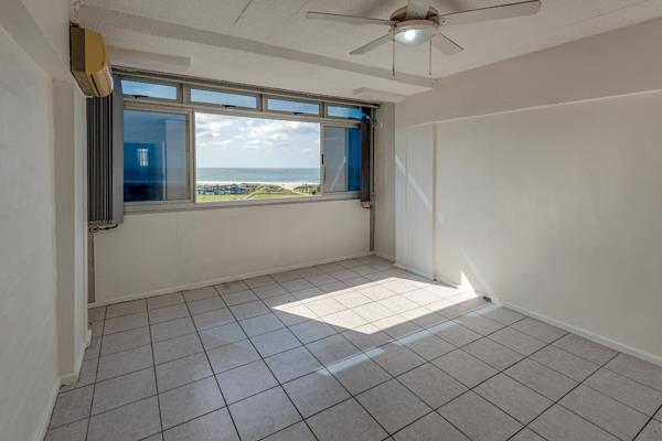 Ideal lock up and go, this very neat top floor, sea facing apartment is looking for a ...