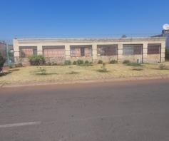 House for sale in Lenasia Ext 9