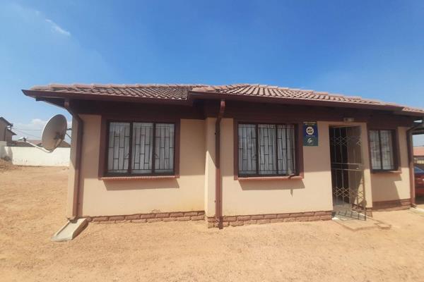 Beautiful home for family that is closed to schools, its has a nice kitchen, 3 Bedroom, 1 Lounge, 1 Bathroom, Caport ,Jojo tank, open ...