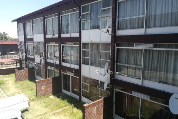 ONE AND HALF BEDROOM APARTMENT AVAILABLE FOR-SALE IN GERMISTON SOUTH

This spacious ...