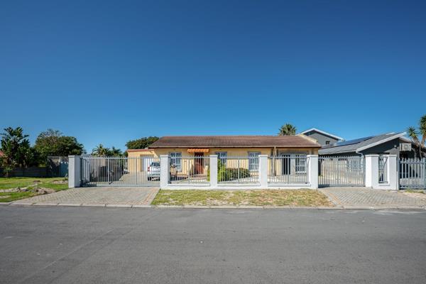 ****Exclusive Mandate**** 
  
This spacious fully enclosed 2 bedroom property is situated in the well-known suburb of Mabille Park and ...