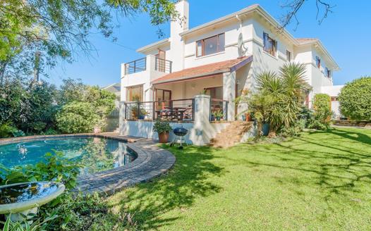 4 Bedroom House for sale in Rondebosch