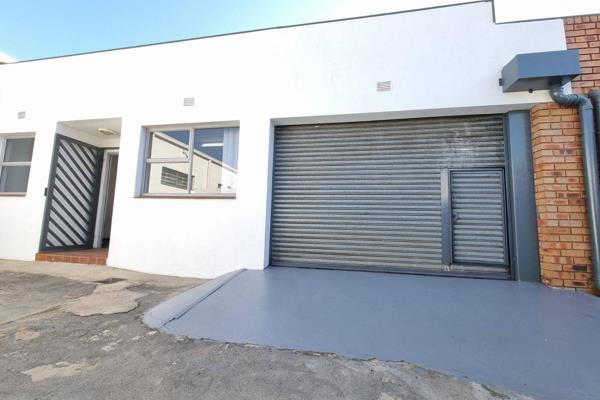 This immaculate and well-maintained 325m&#178; mini warehouse in a secure business park ...