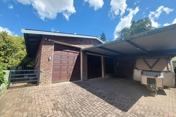 Welcome to this stunning 3 bedroom 2 bathroom home to rent in West Acres Ext 1.
This home consists of the following
- 3 bedrooms
- 2 ...