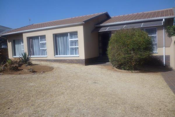 EASY LIVING

This home is situated in a boomed off area that is a huge plus for safety ...