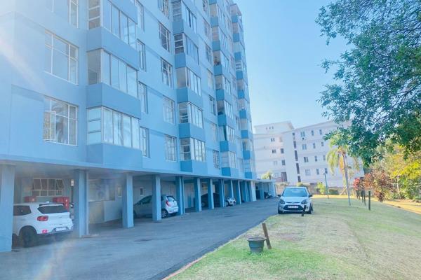 Charming 2.5 Bedroom Apartment for sale in Essenwood.

Located on Problem Mkhize Road, this 2.5 bedroom apartment offers a blend of ...