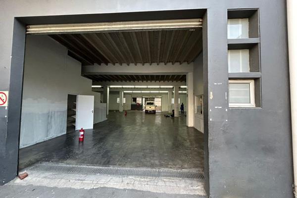 Discover this spacious 808m&#178; workshop available for lease in the vibrant heart of Pinetown. Featuring generous internal height ...