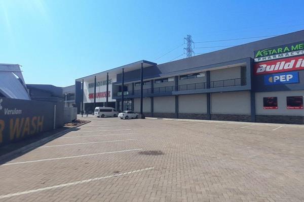 Great road frontage and in the upmarket new Waterloo Ridge Mall.
720m2 including office ...