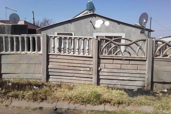 2bedrooms Vlakfontein
Up for grabs...investment property!!!!

Make an investment with this property that has an income ...