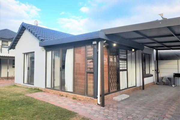 Discover your dream retreat just a 5-minute walk from the pristine beach in Diaz, Mossel Bay. This newly renovated, one-level townhouse ...