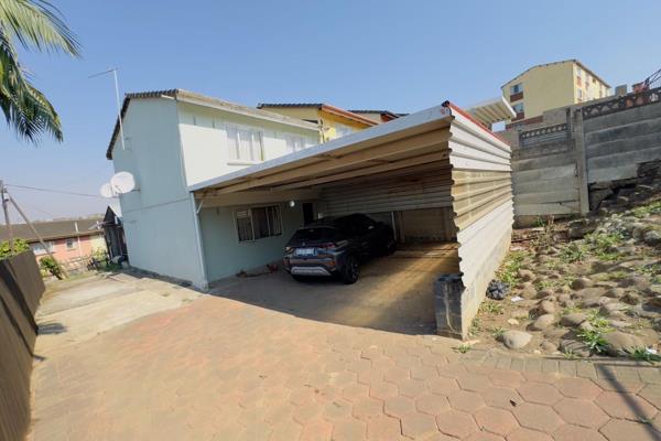 Exclusive 3 Bedrooms Duplex for lease in Newlands East

Welcome to your potential new home nestled in the serene suburb of Newlands ...