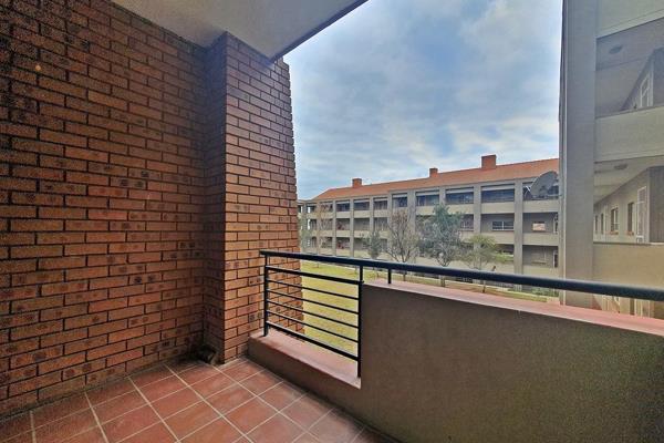 AVAILABLE 1 MARCH 2025

The unit is situated on the first floor of the Glen Park complex and is walking distance from Menlyn ...