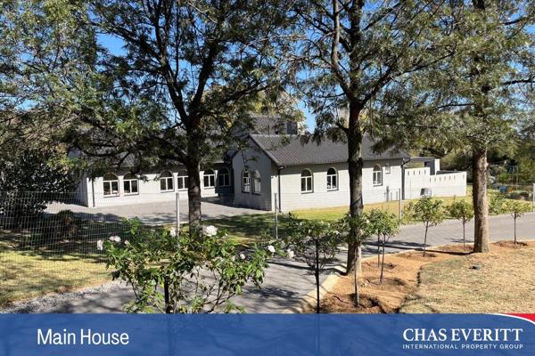 4 Houses for Sale on a Spacious 1.6 ha of Land in Kyalami

This unique property in the ...