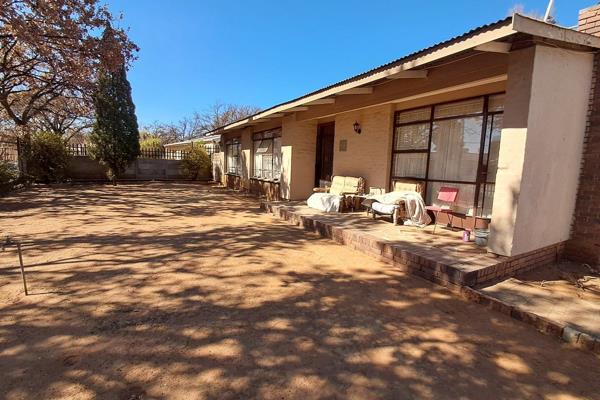 Don`t miss out on this bargain!!!!!!!

Property is located is a good area close toe Afrikaans High School and Leeuspruit .Primary ...