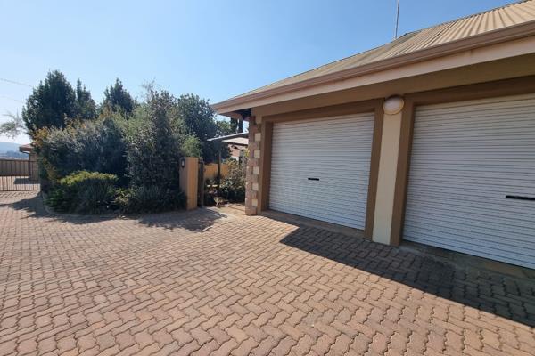 This stunning townhouse based in the suburb of Rensburg is waiting for you to make it a home. It is close to all important amenities ...