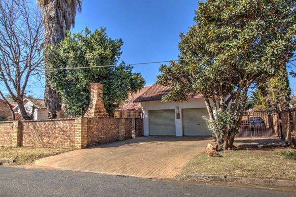 Location: Birchleigh, Kempton Park
Bedrooms: 3 
Bathrooms: 2 
Parking: Double garage ...