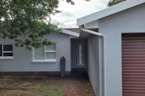 Available from 01 September 2024:
3 Bedroom family home for rent in Mount ...