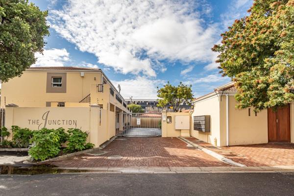 Rental income R9000 - R9500

Located in the sought after Garlandale area, this two bedroom apartment is perfect for young ...