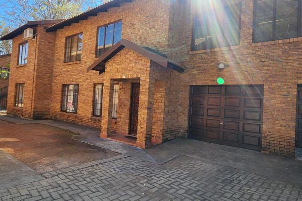 The beautiful 3-bedroom, 2-bathroom unit for sale in Rustenburg Bo-Dorp, located in a secure complex. This property offers modern ...